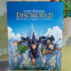 Capa do RPG Discworld Adventures in Lancre and Überwald com três bruxas sobre as montanhas